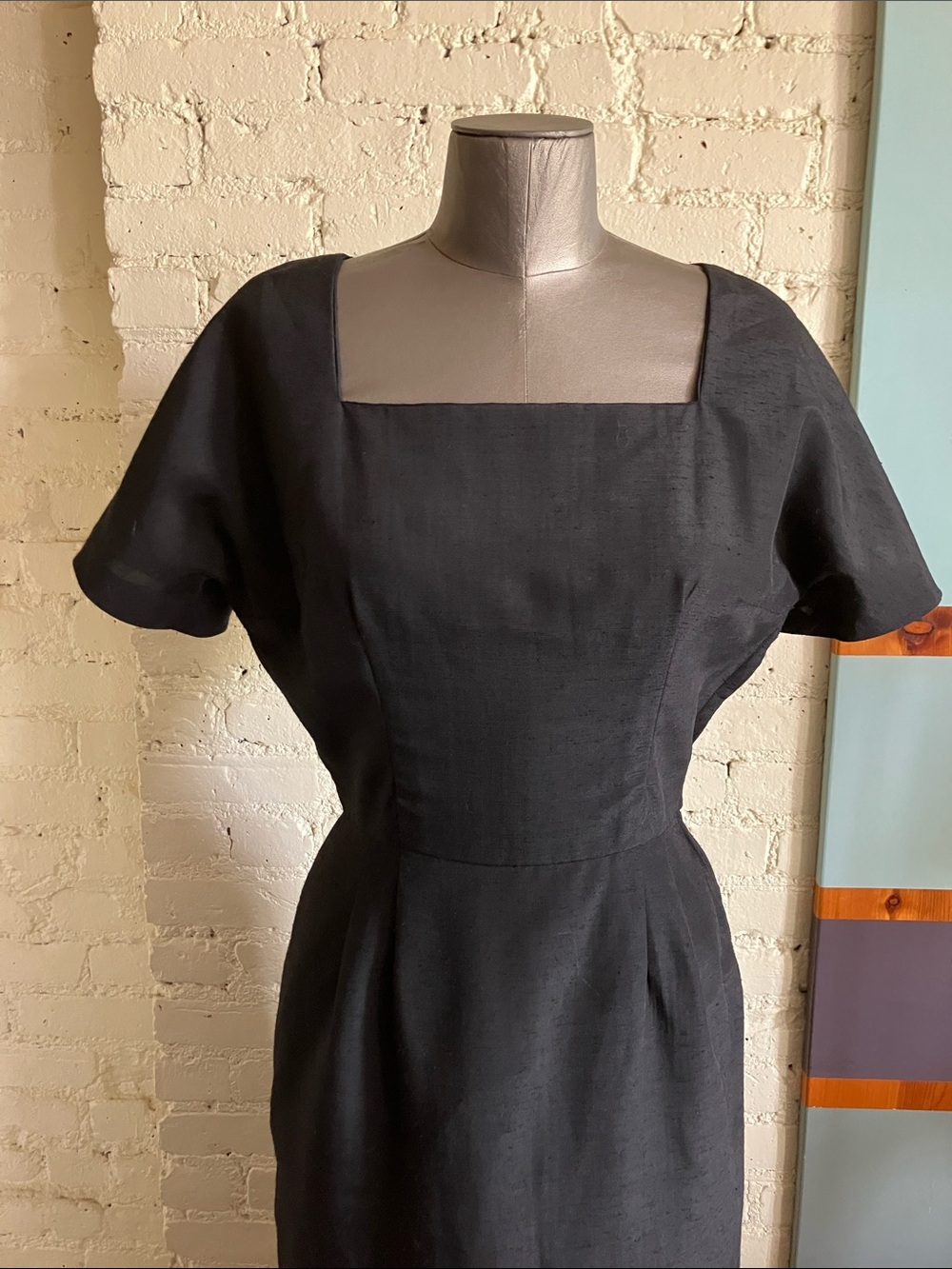 Vintage 50s black fitted wiggle midi dress size small - Picture 2 of 12